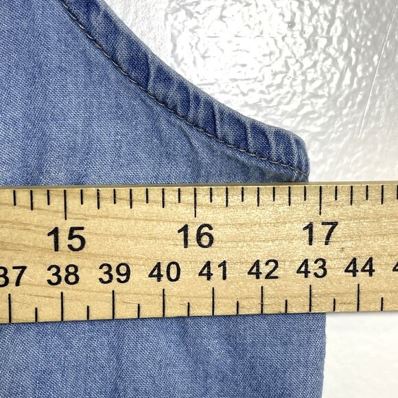 Old Navy Women's Blue Chambray Denim Tank Top XS V-Neck Open Keyhole Back Casual - Picture 6 of 9